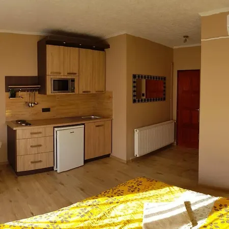 Nocleg ze śniadaniem Napsugar Apartmanhaz 4*