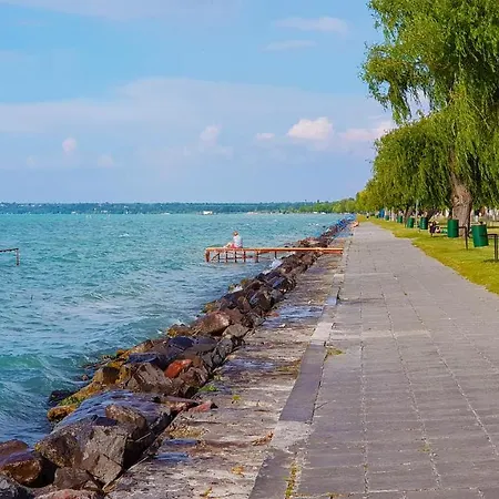 Napsugar Apartmanhaz Nocleg ze śniadaniem 4*