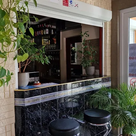 Napsugar Apartmanhaz לינה וארוחת בוקר