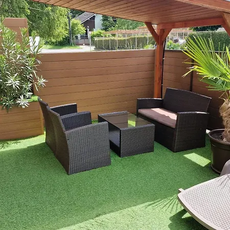 Napsugar Apartmanhaz לינה וארוחת בוקר שיופוק