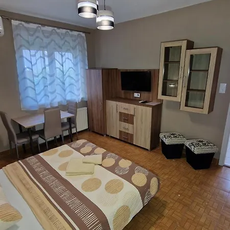 Napsugar Apartmanhaz Nocleg ze śniadaniem