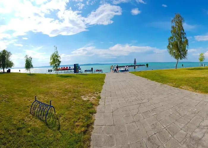 Napsugar Apartmanhaz 3*