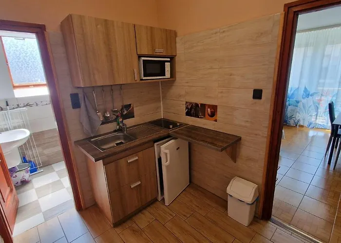 Napsugar Apartmanhaz לינה וארוחת בוקר 3*