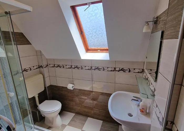 Napsugar Apartmanhaz לינה וארוחת בוקר 3*