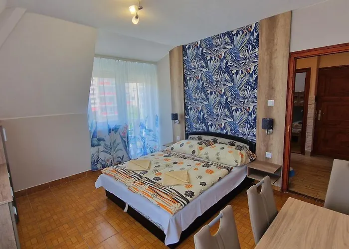 Napsugar Apartmanhaz לינה וארוחת בוקר