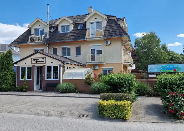 Bed & Breakfast Napsugar Apartmanhaz 3*