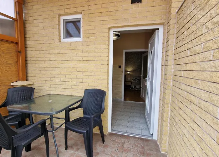 Napsugar Apartmanhaz Bed & Breakfast